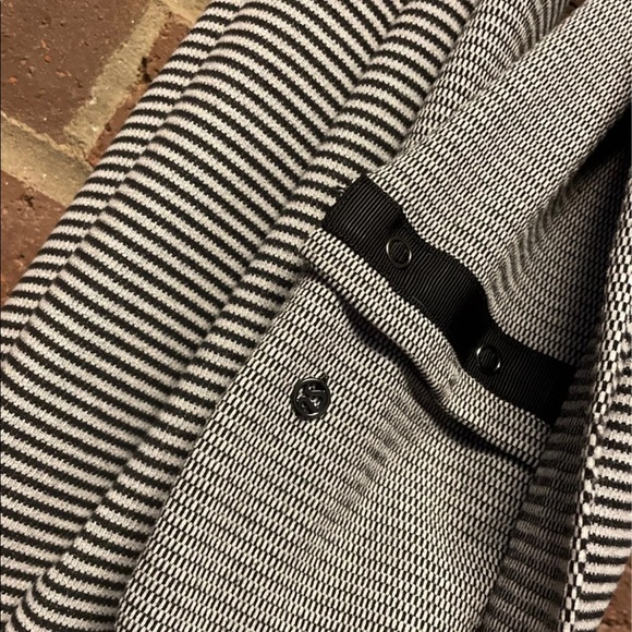 ✨Lululemon Striped Vinyasa Scarf - Picture 4 of 4